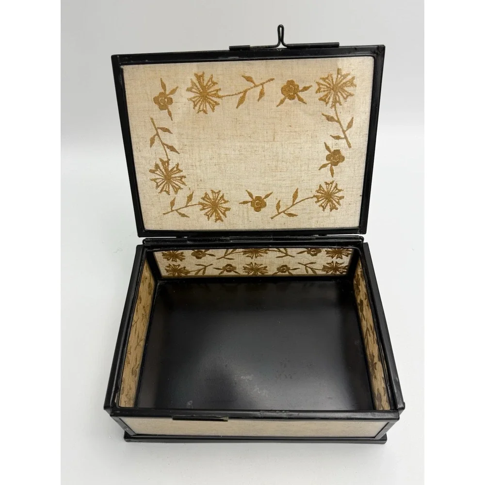 Pottery Barn Lace Inset Glass Jewelry Decorative Trinket Box Latching